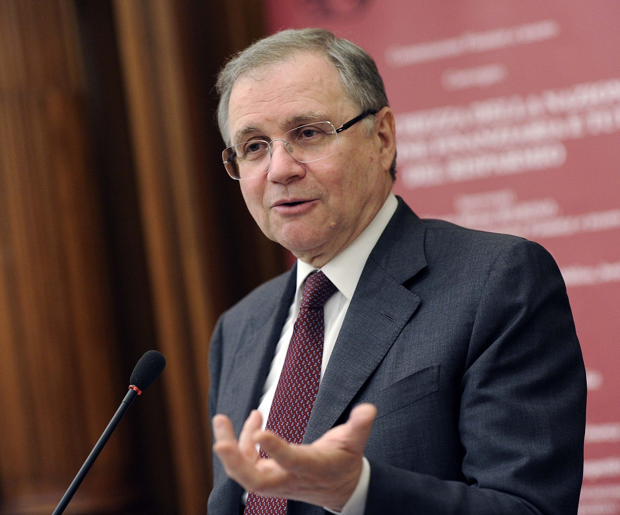 Visco vede Abi: focus su regole, crescita e stabilità