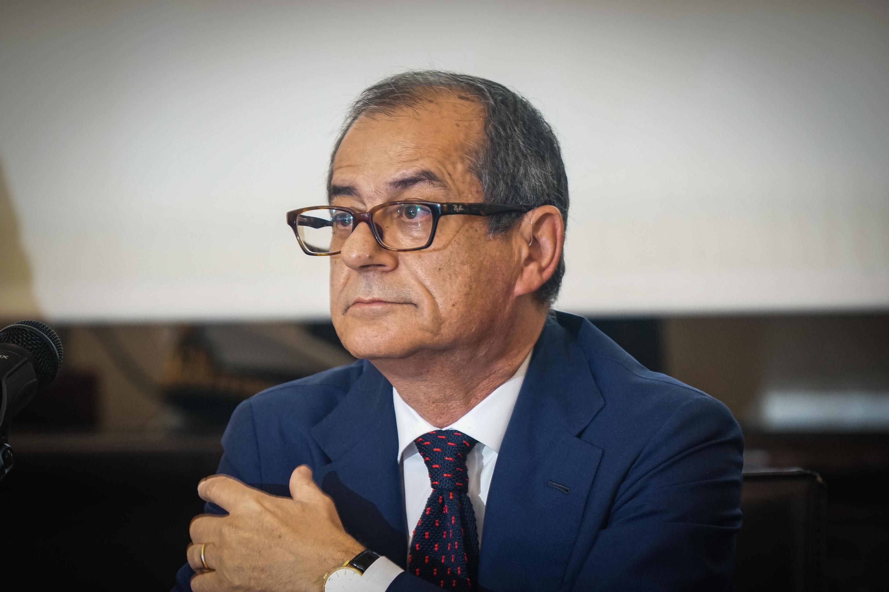 Il brusco atterraggio degli asini volanti