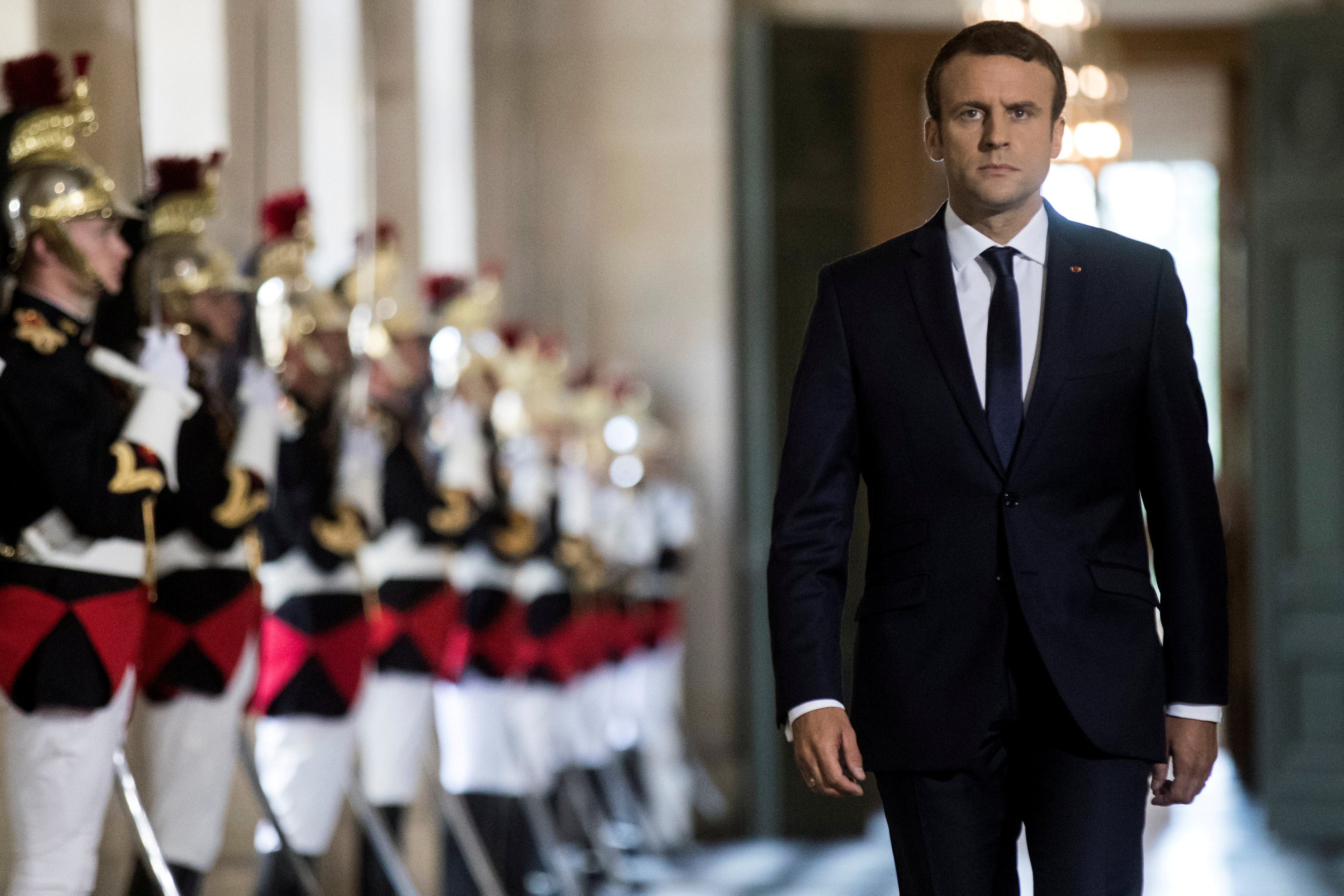 Le tre mosse di Macron per isolare l’Italia