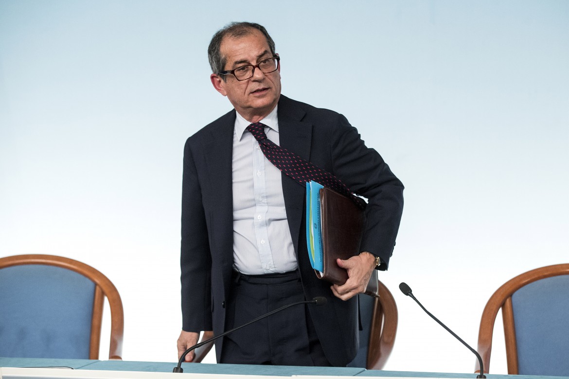 Il ministro Tria fugge dall’Ecofin