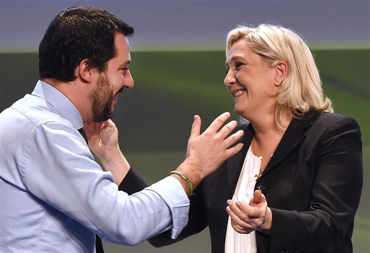 Salvini e la Le Pen: “Ecco il Fronte della libertà” 