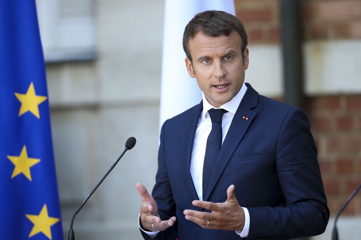 Rebus rimpasto e proteste di piazza, i guai di Macron 