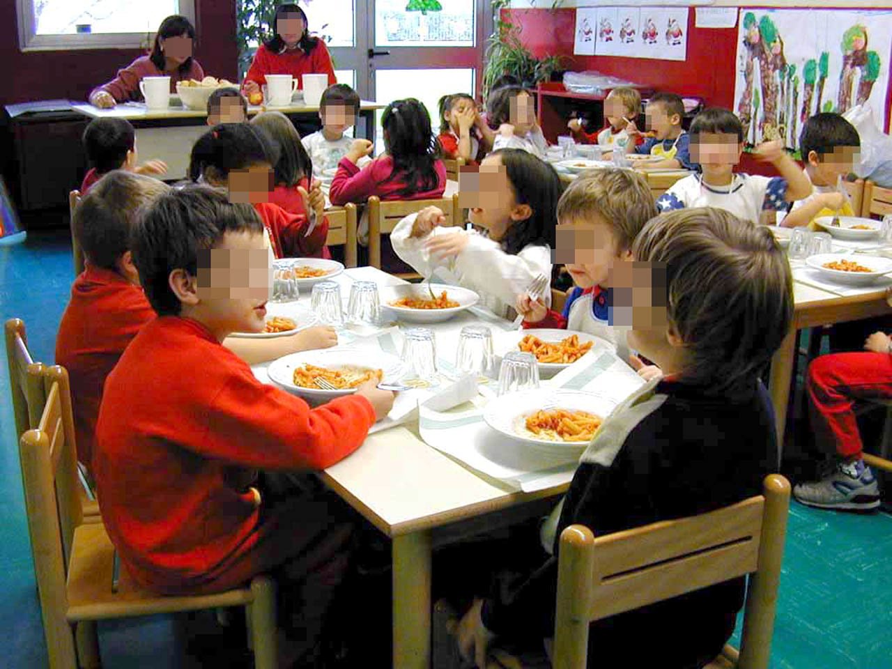Caso Lodi, i bambini tornano in mensa