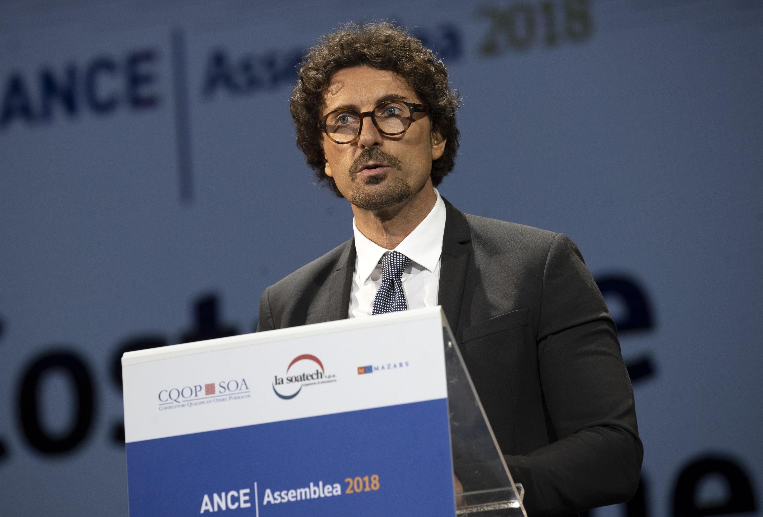 Toninelli: “Preoccupano piloni Strada Parchi”