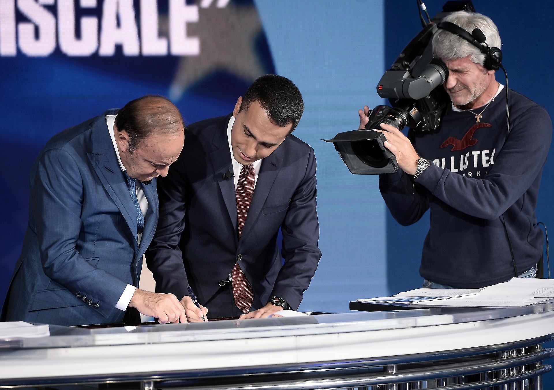 Condono, il giallo del testo manipolato secondo Di Maio