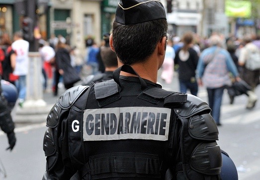 Quello  “sconfinamento” ai limiti del grottesco