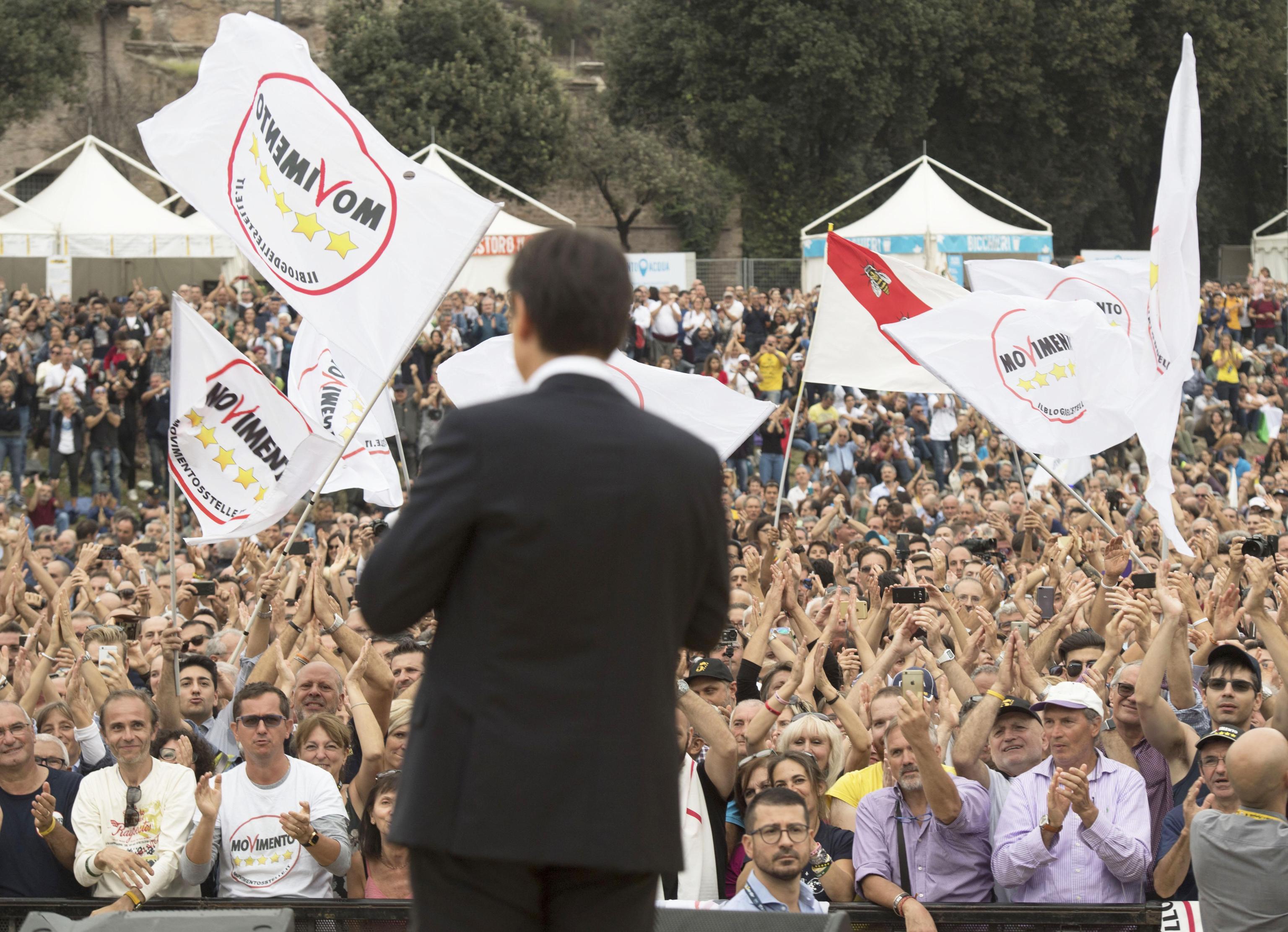 Festeggiano un Paese alla deriva
