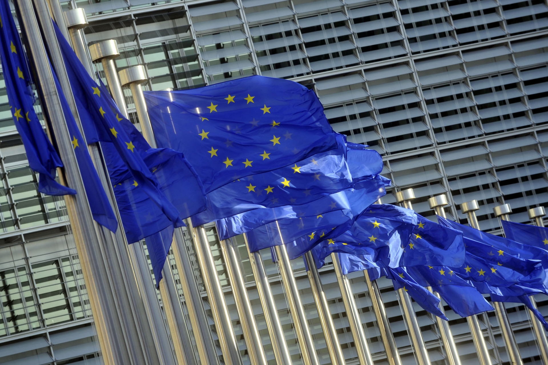 Bruxelles non si fida, ma tiene aperto il dialogo