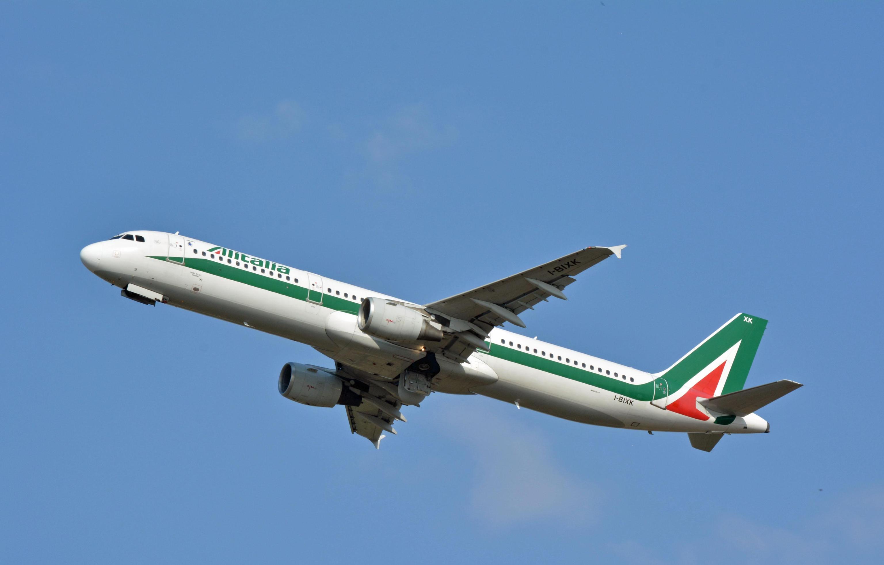 Alitalia: rush finale Fs per offerta 
