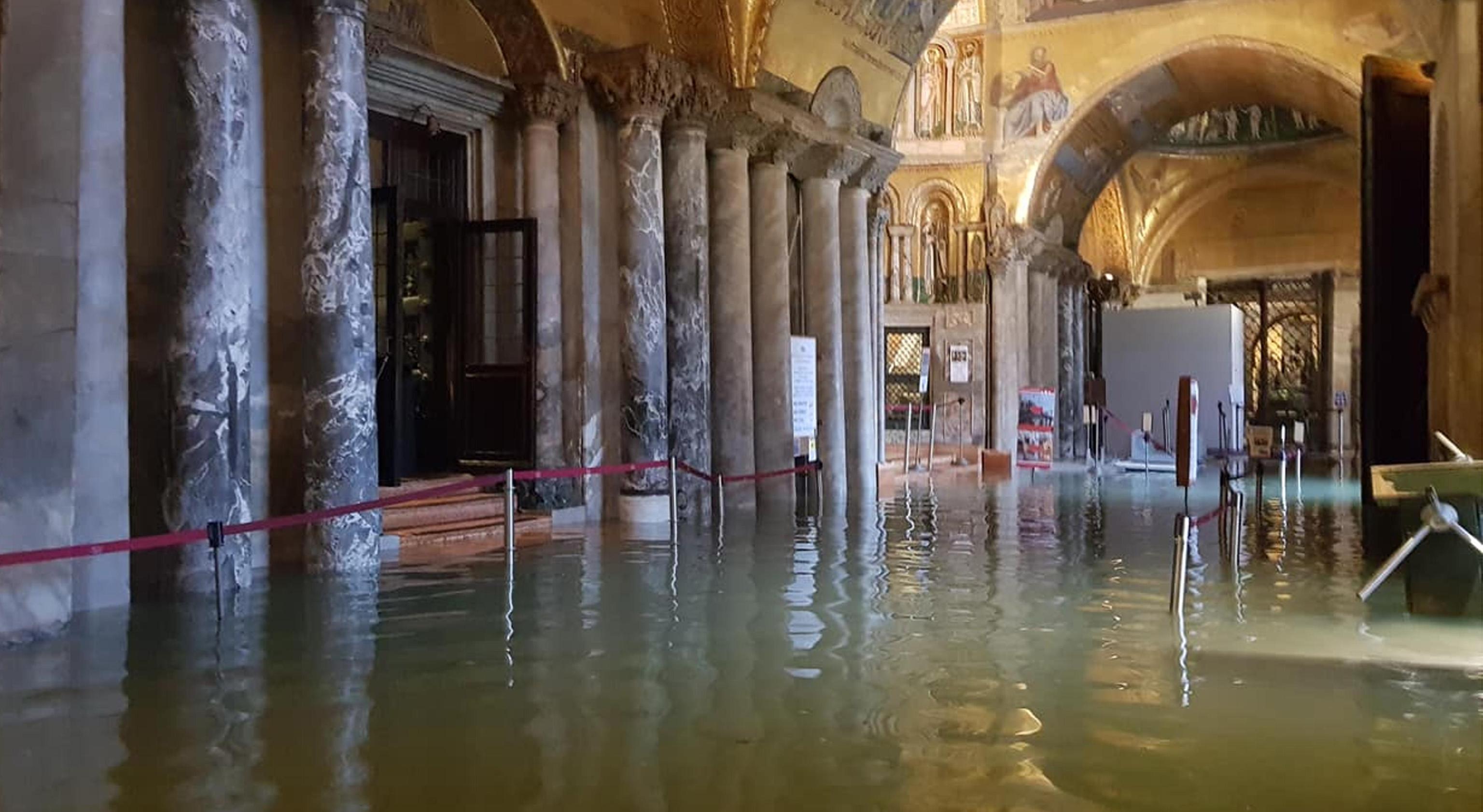 Maltempo: 12 i morti, danni alla Basilica di San Marco