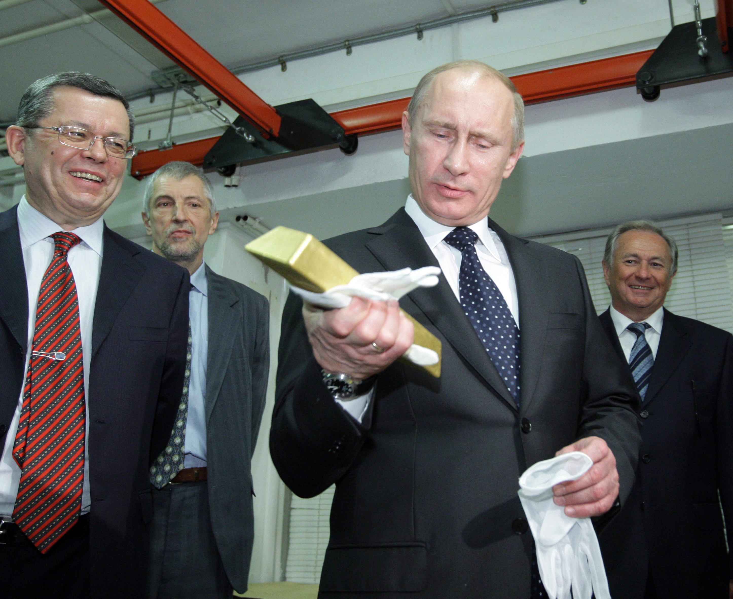 Russia: continua incetta oro