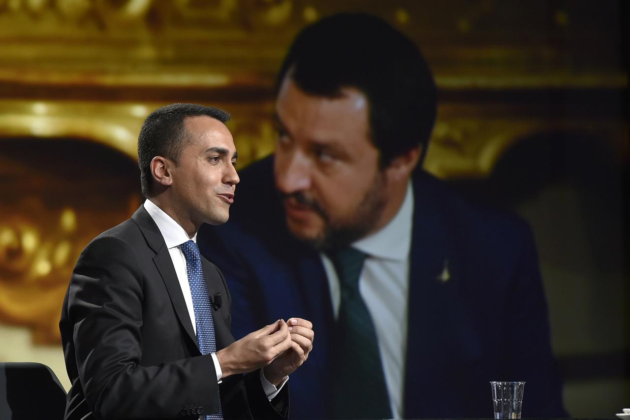 L’onda blu italiana macchiata di giallo