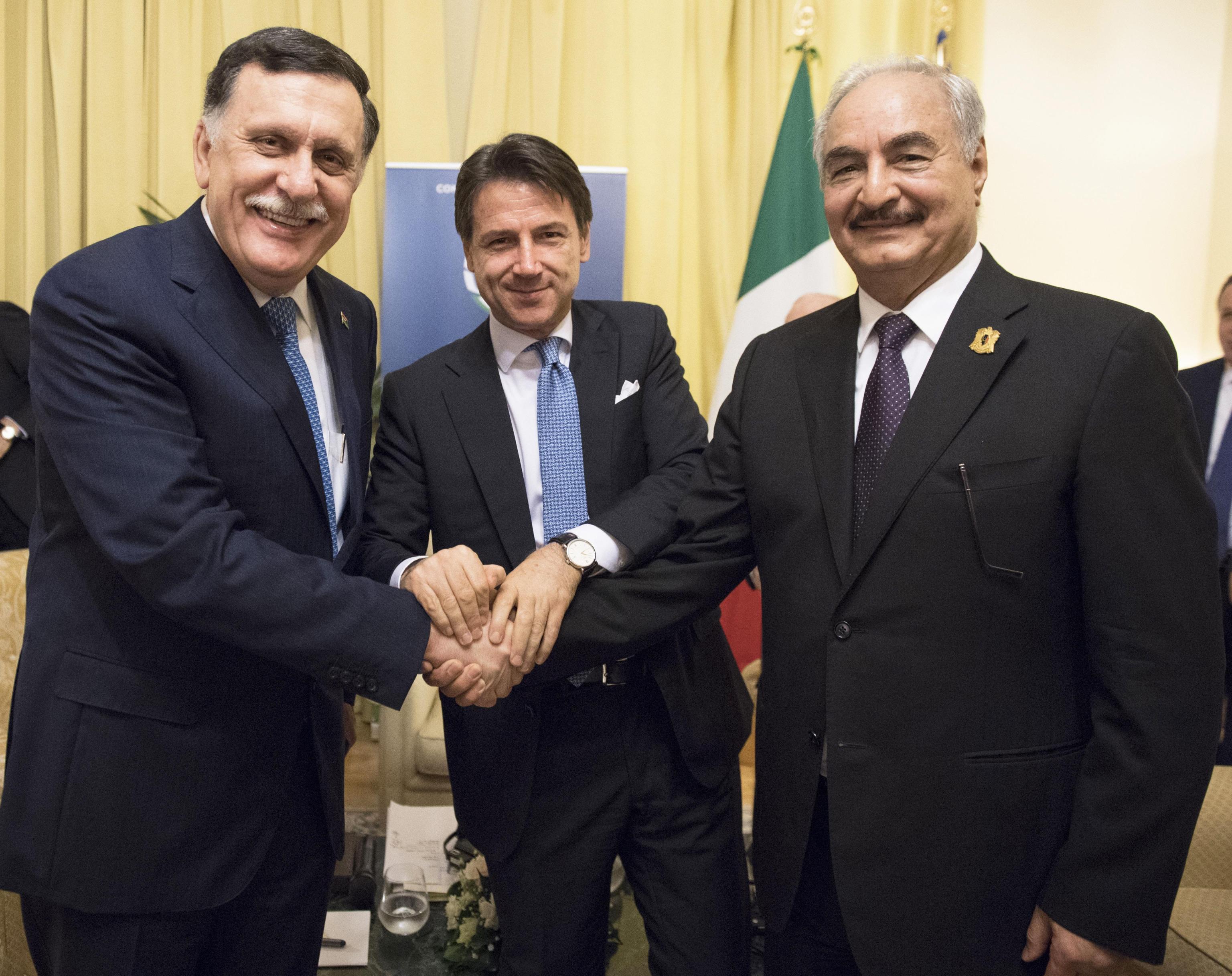 Conferenza sulla Libia a Palermo: Conte media tra Sarraj e Haftar