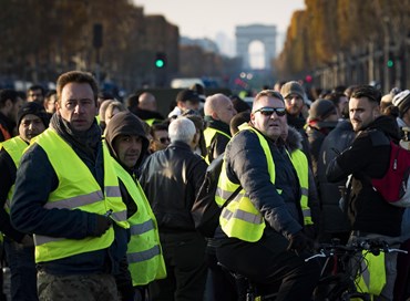 I gilet gialli non si fermano, “Macron ci riceva”