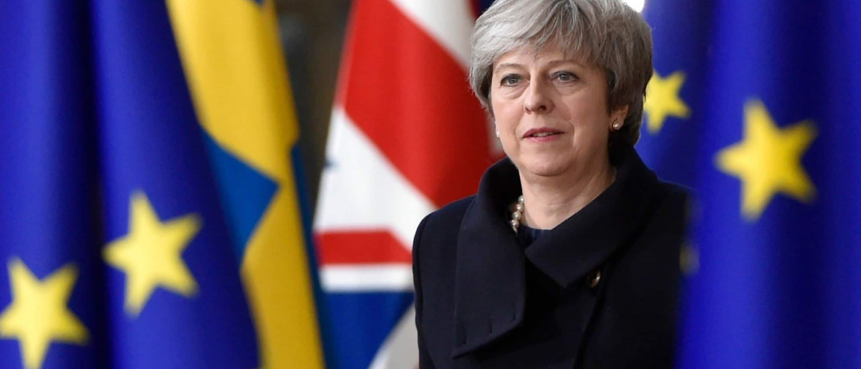 Via libera Ue all’intesa sulla Brexit, May: “avanti”