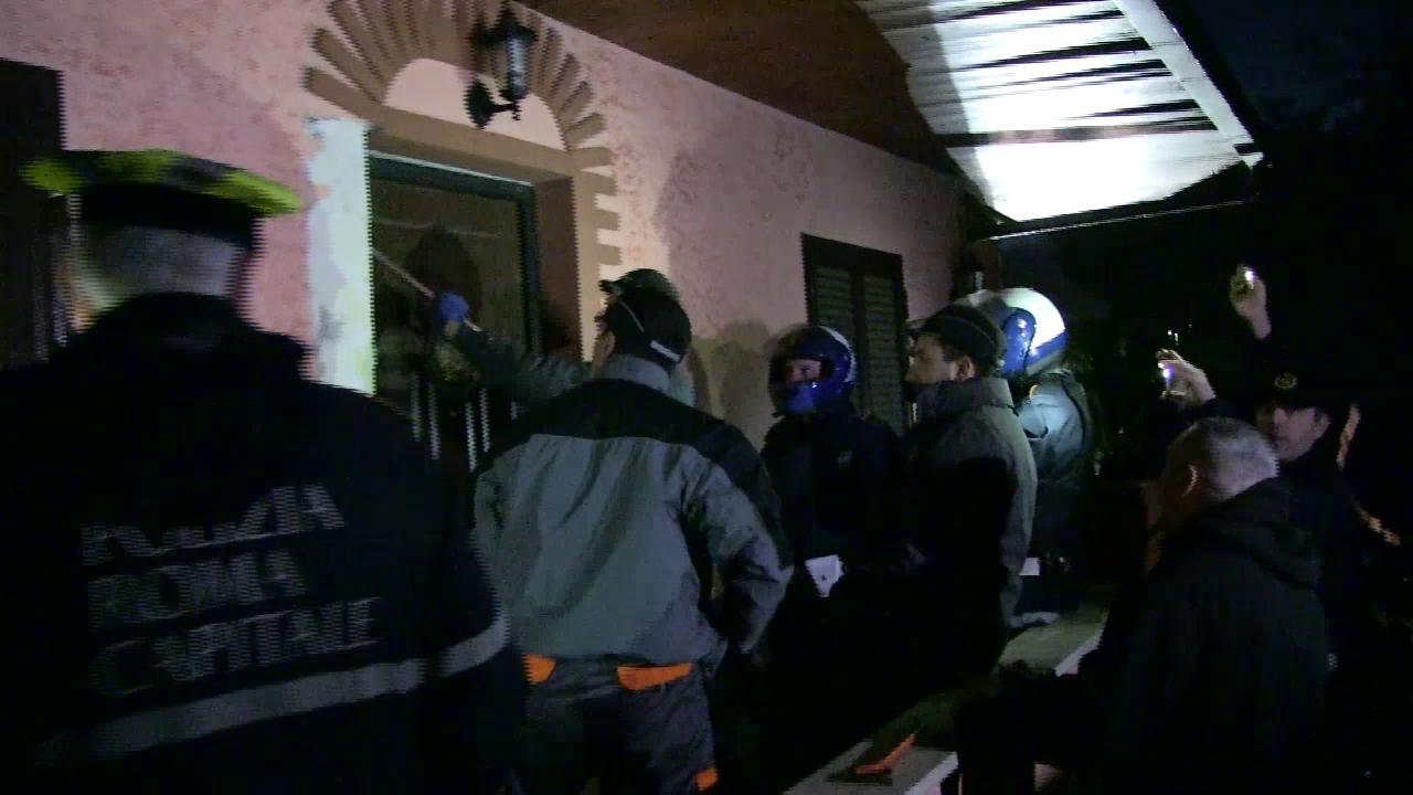 Roma, maxi-sgombero ville Casamonica