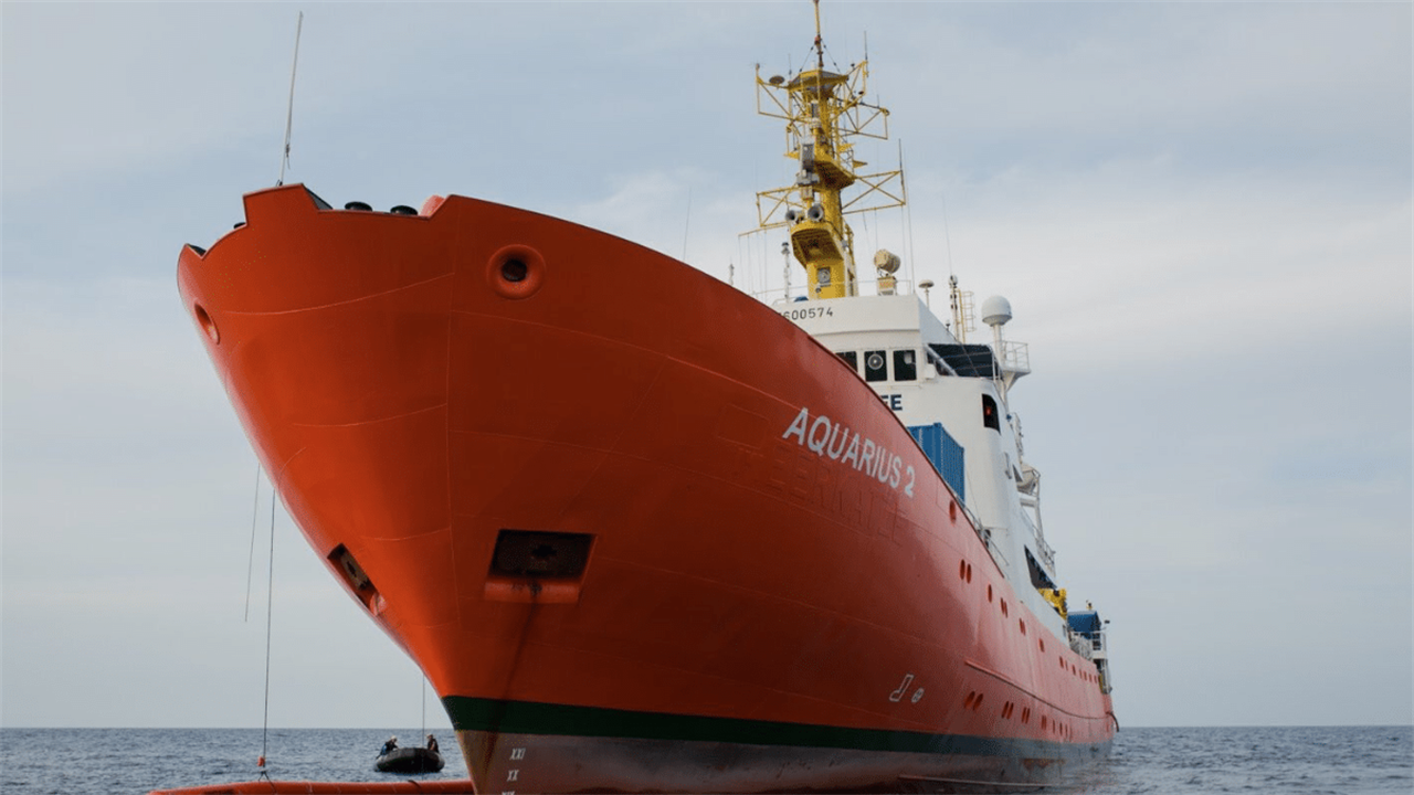 Rifiuti pericolosi: sequestrata nave Aquarius