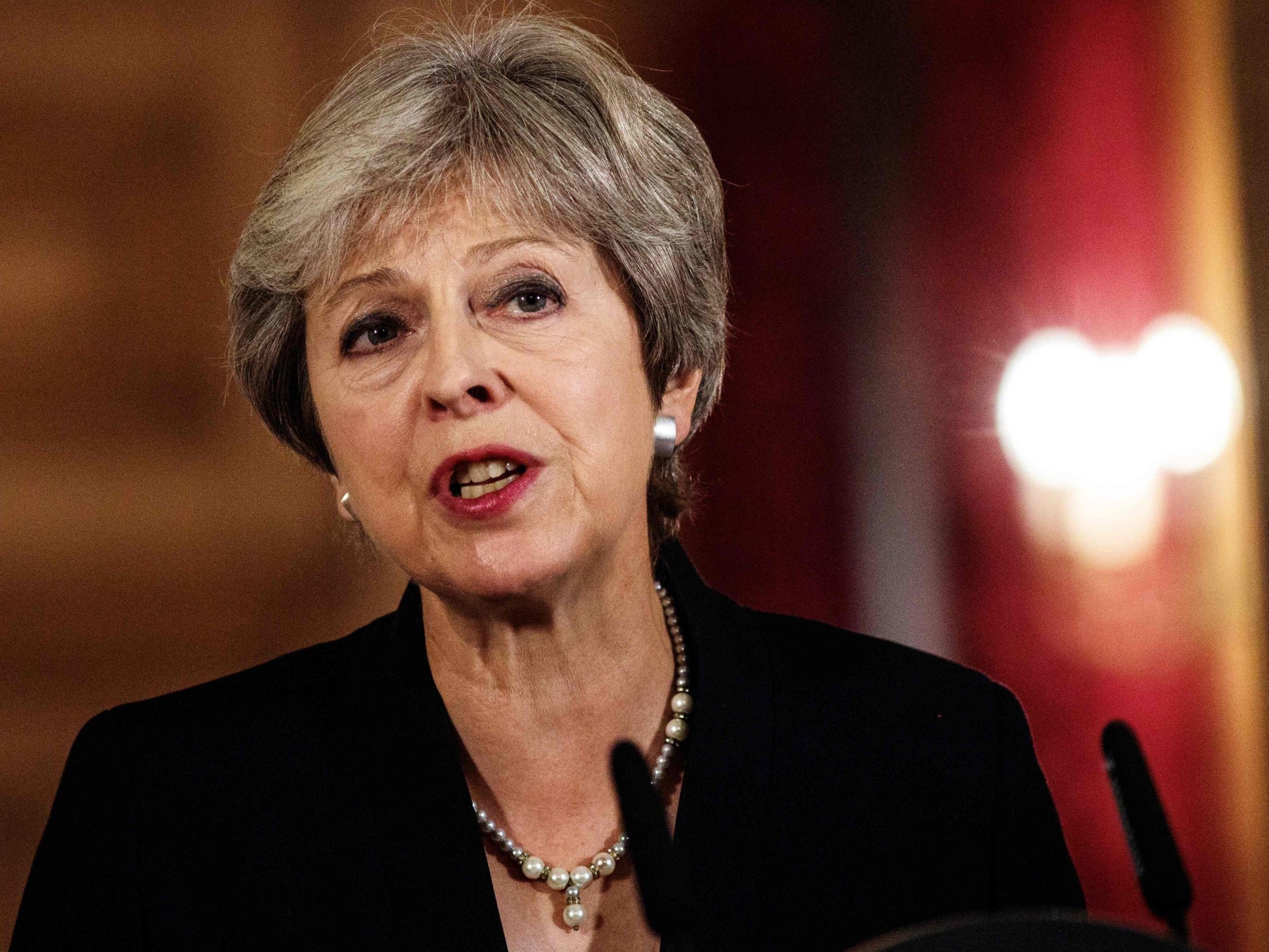 Brexit, May rinvia voto alla Camera dei Comuni