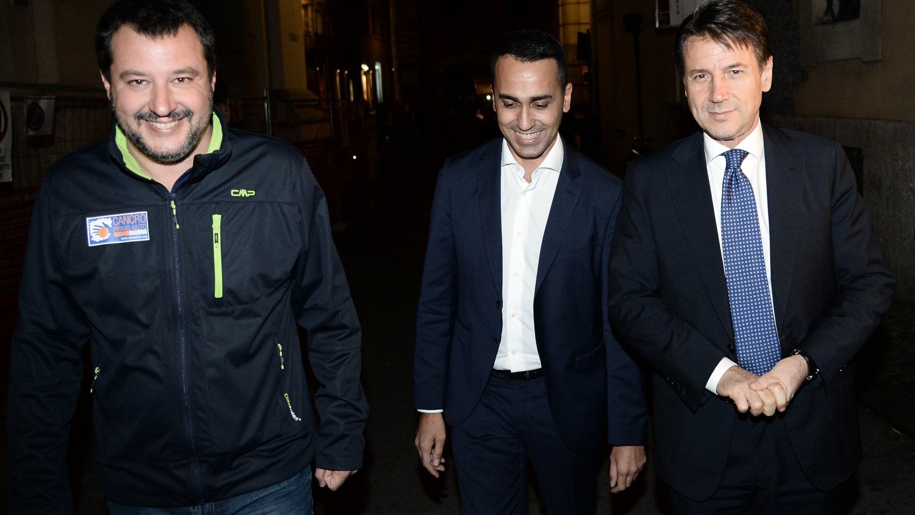 L’albero pieno di balle a colori