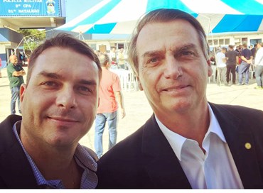 Brasile, lo scandalo del figlio investe Bolsonaro