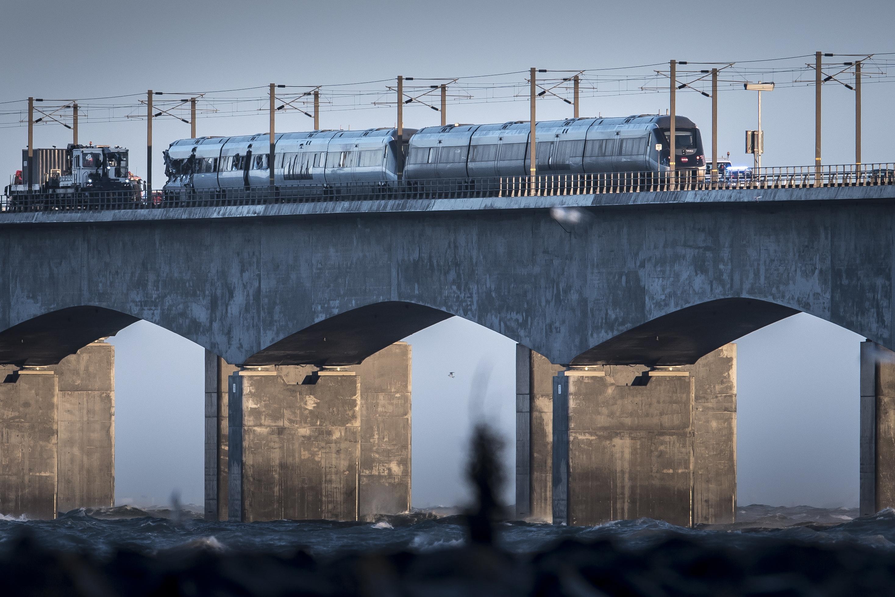 Scontro fra treni in Danimarca, 6 morti sul Great Belt 