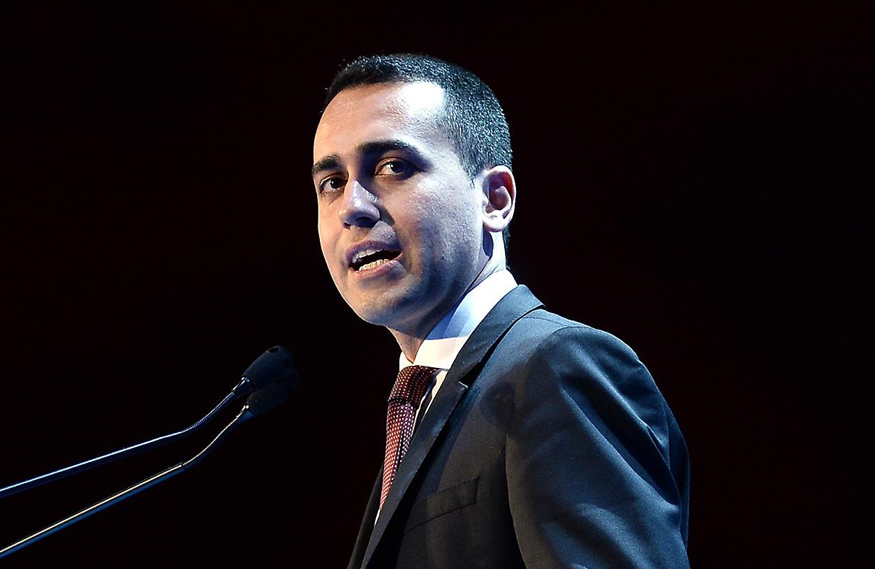 Di Maio si schiera con i gilet gialli: scontro con la Francia