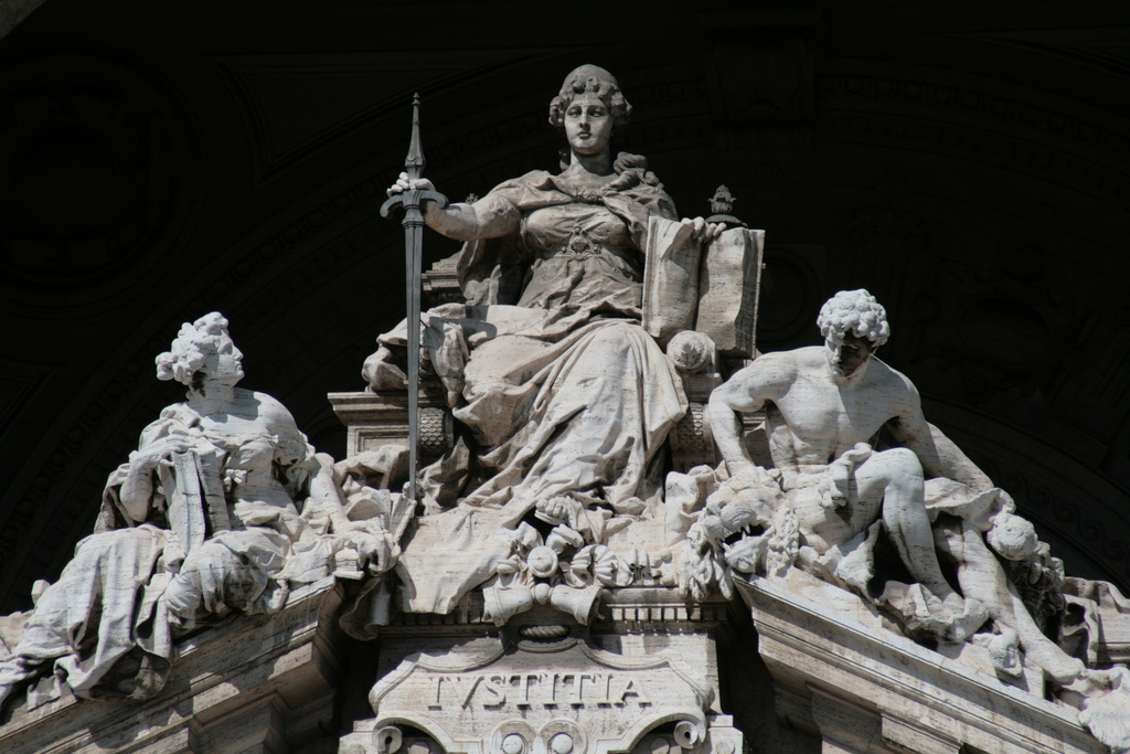 L’obbligatorietà della legge