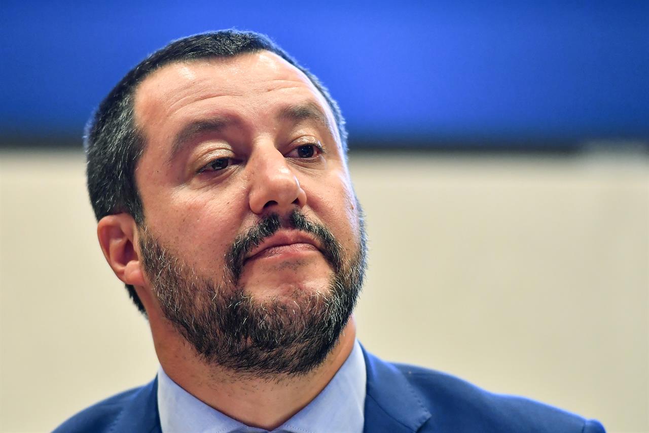 Anche Salvini attacca la Francia: “Sottrae ricchezza all’Africa”