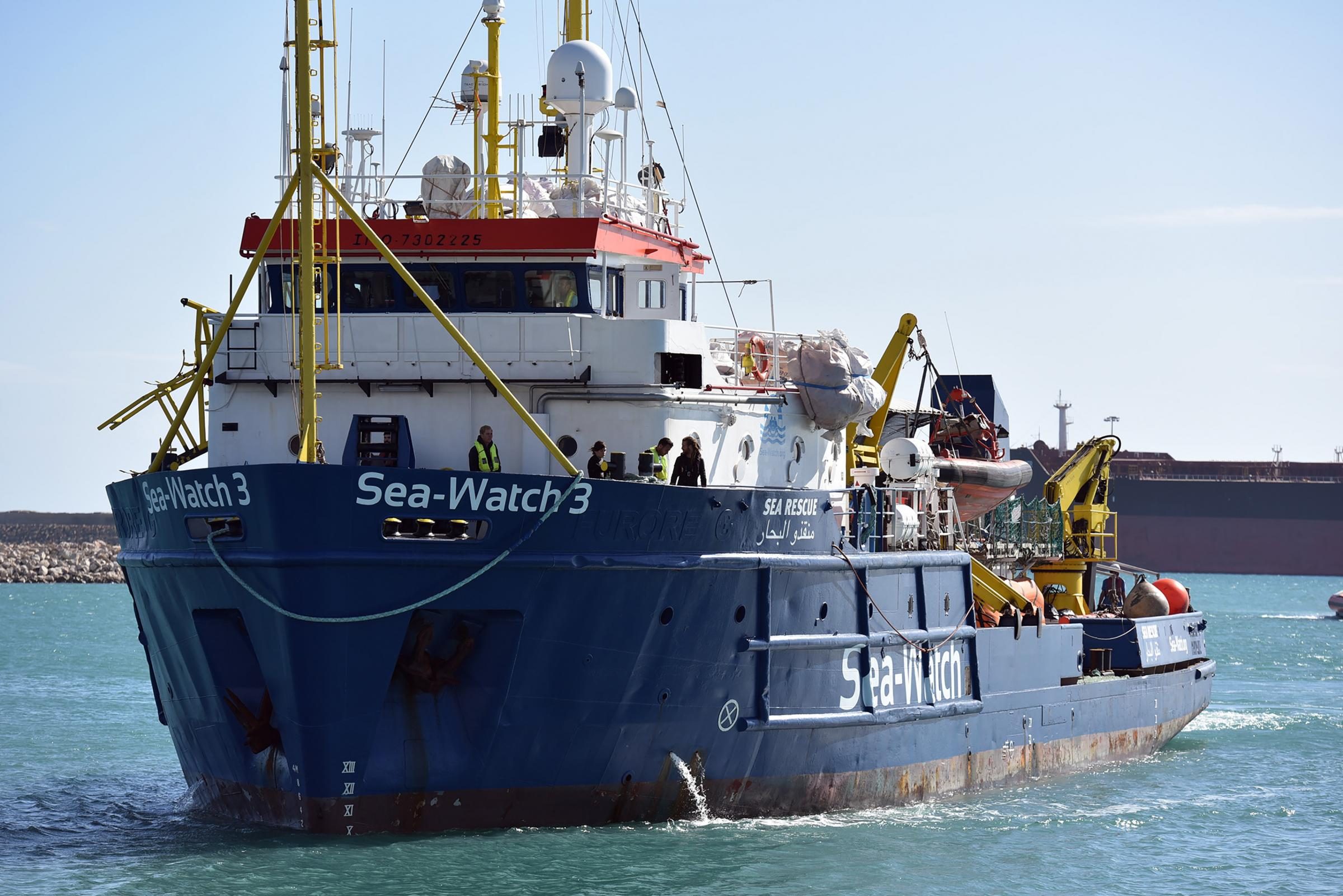 Capitaneria, stop navigazione intorno a Sea-Watch 3