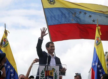 Venezuela, Guaidò invita “a scendere in piazza”