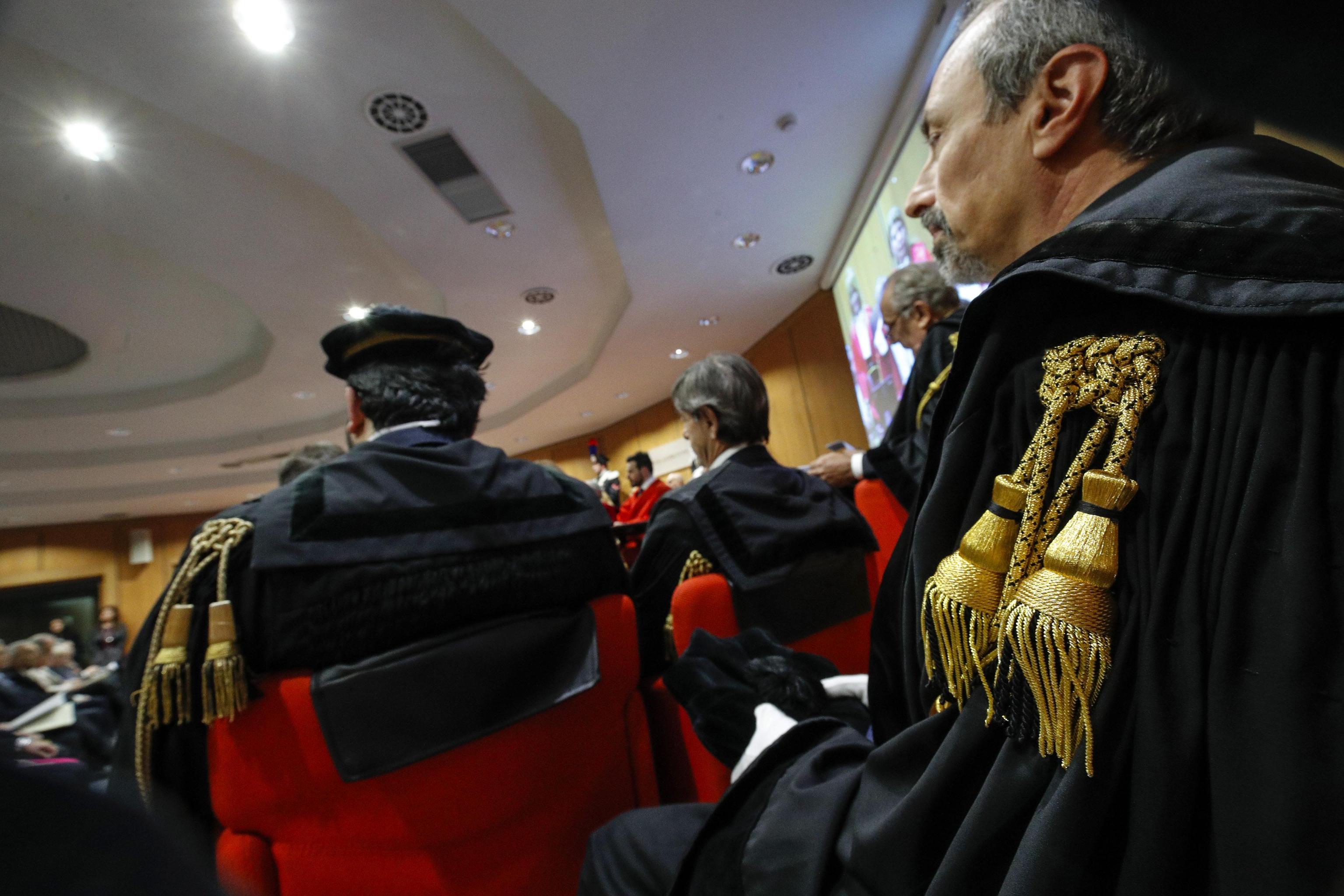 Mafia: i magistrati “ciurlano nel manico?”