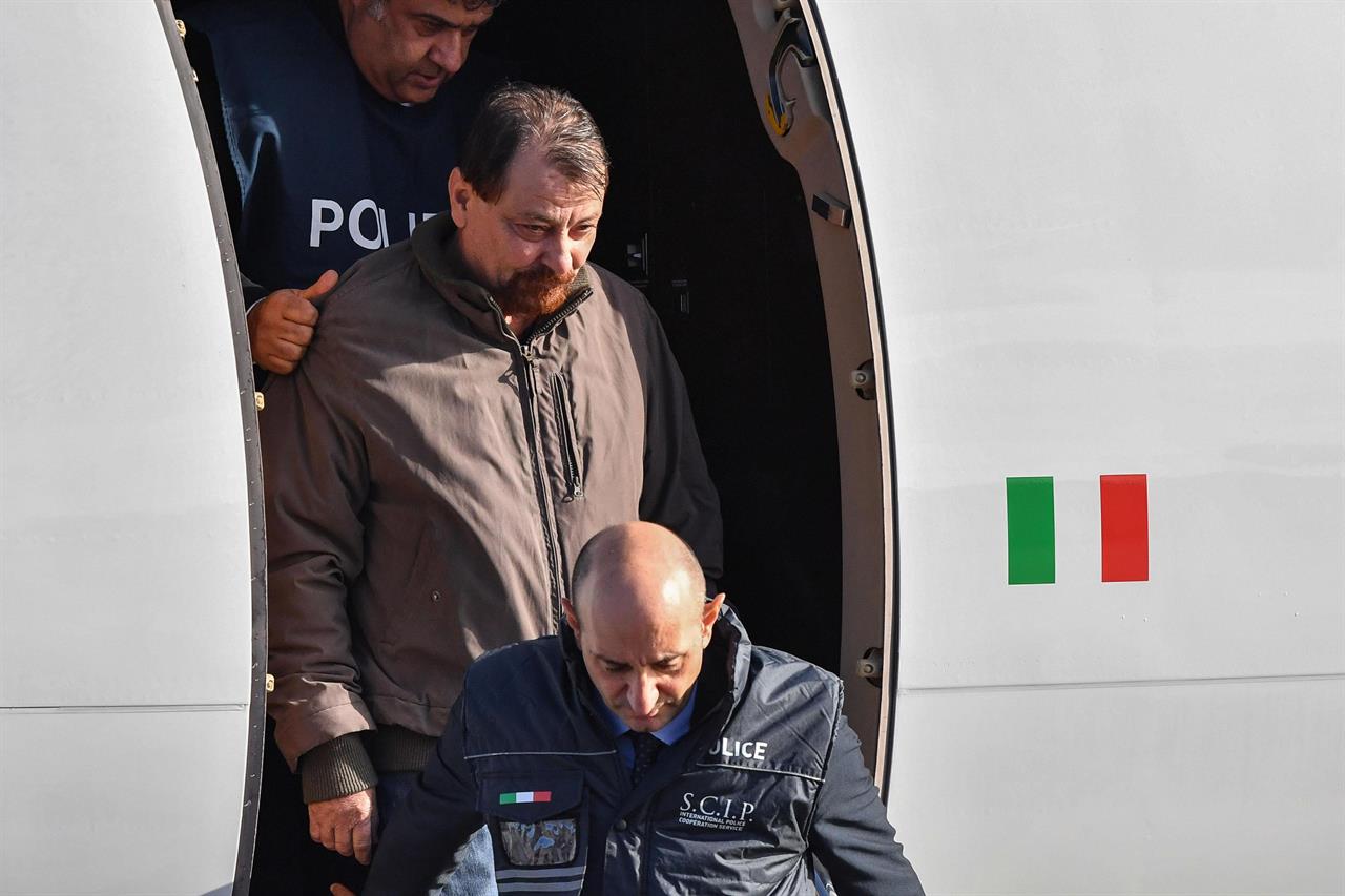 Arresto Battisti, chiesta l’archiviazione per Salvini e Bonafede