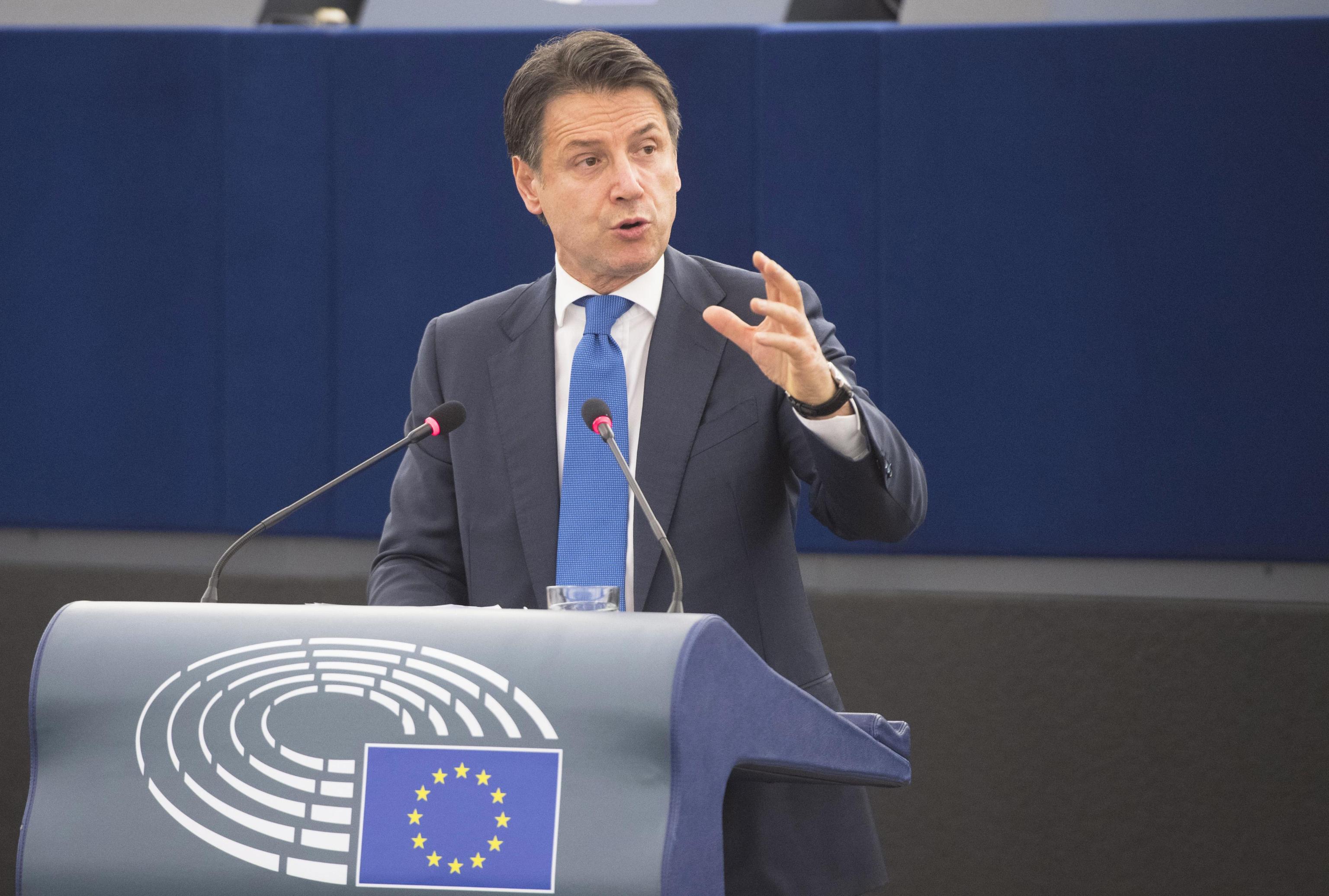 A Strasburgo “processo” a Conte, scontro con Verhofstadt