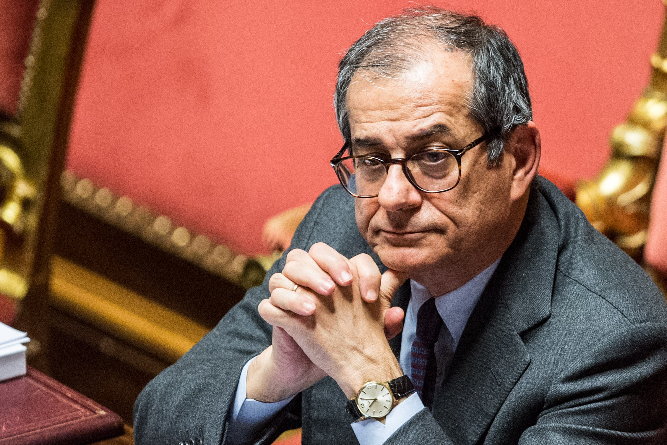 Tria: “Mai parlato di aumento Iva”