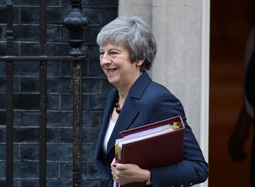 Brexit: falchi aprono a May, sì condizionato ad accordo