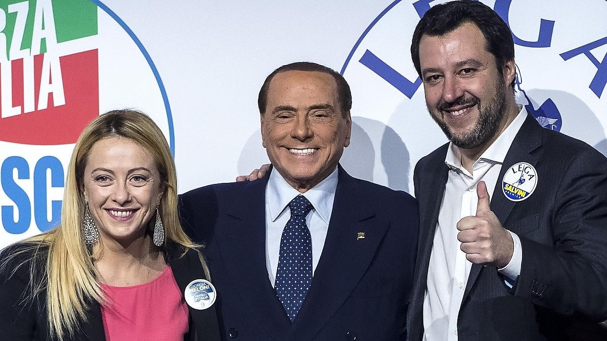 Centrodestra al governo, di corsa al voto