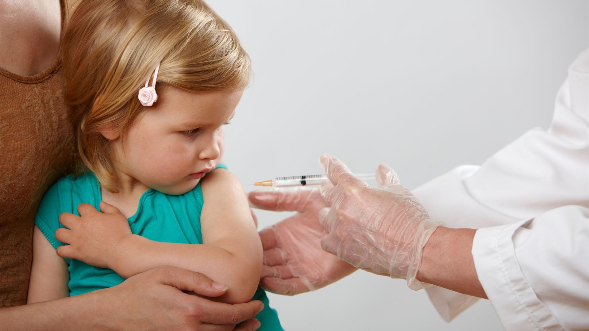 Vaccini: a scuola con certificato ma non in Trentino-Alto Adige