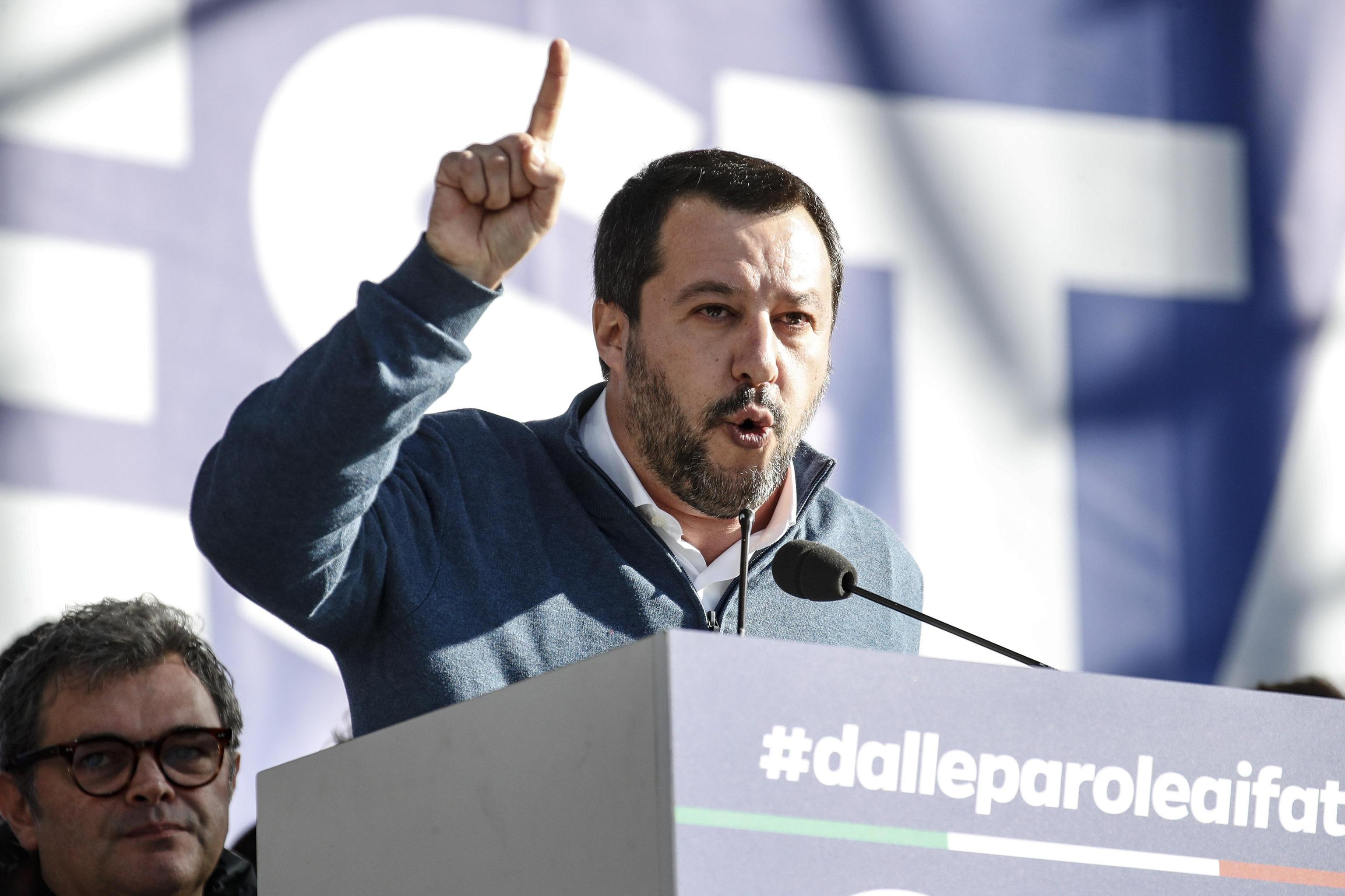 Sondaggi, Lega al 34 per cento, il M5s crolla