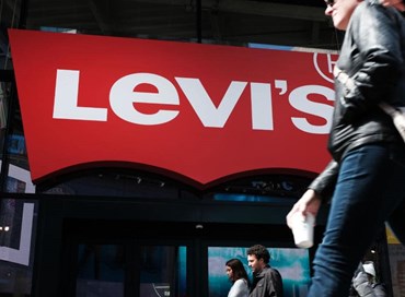 Jeans Levi’s conquistano Wall Street, esordio col botto