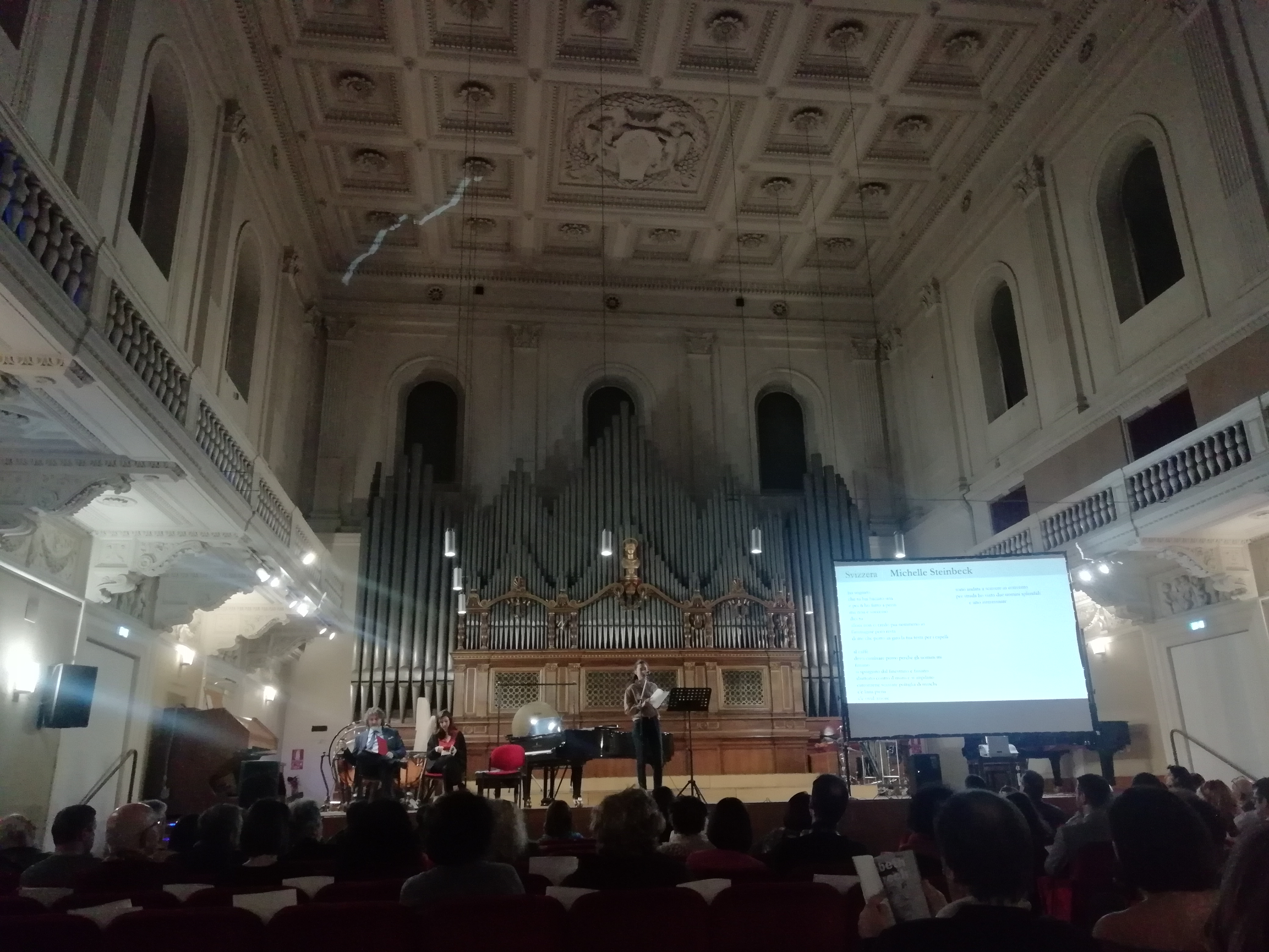 La poesia senza confini