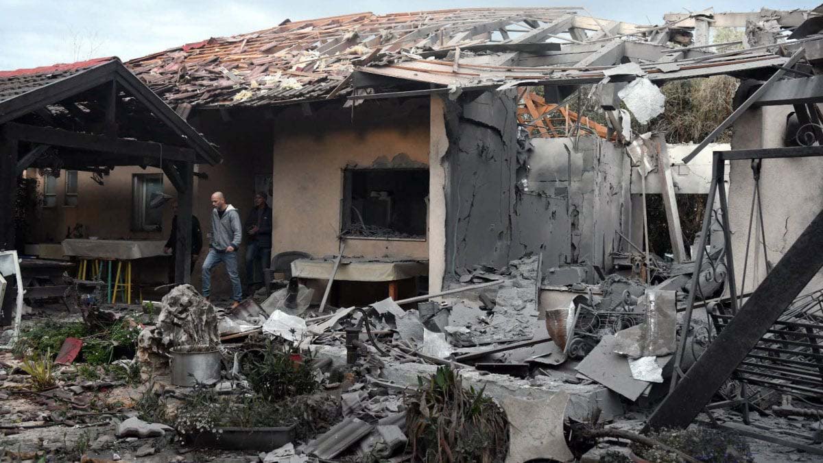 Israele, raid su Gaza dopo il razzo vicino Tel Aviv