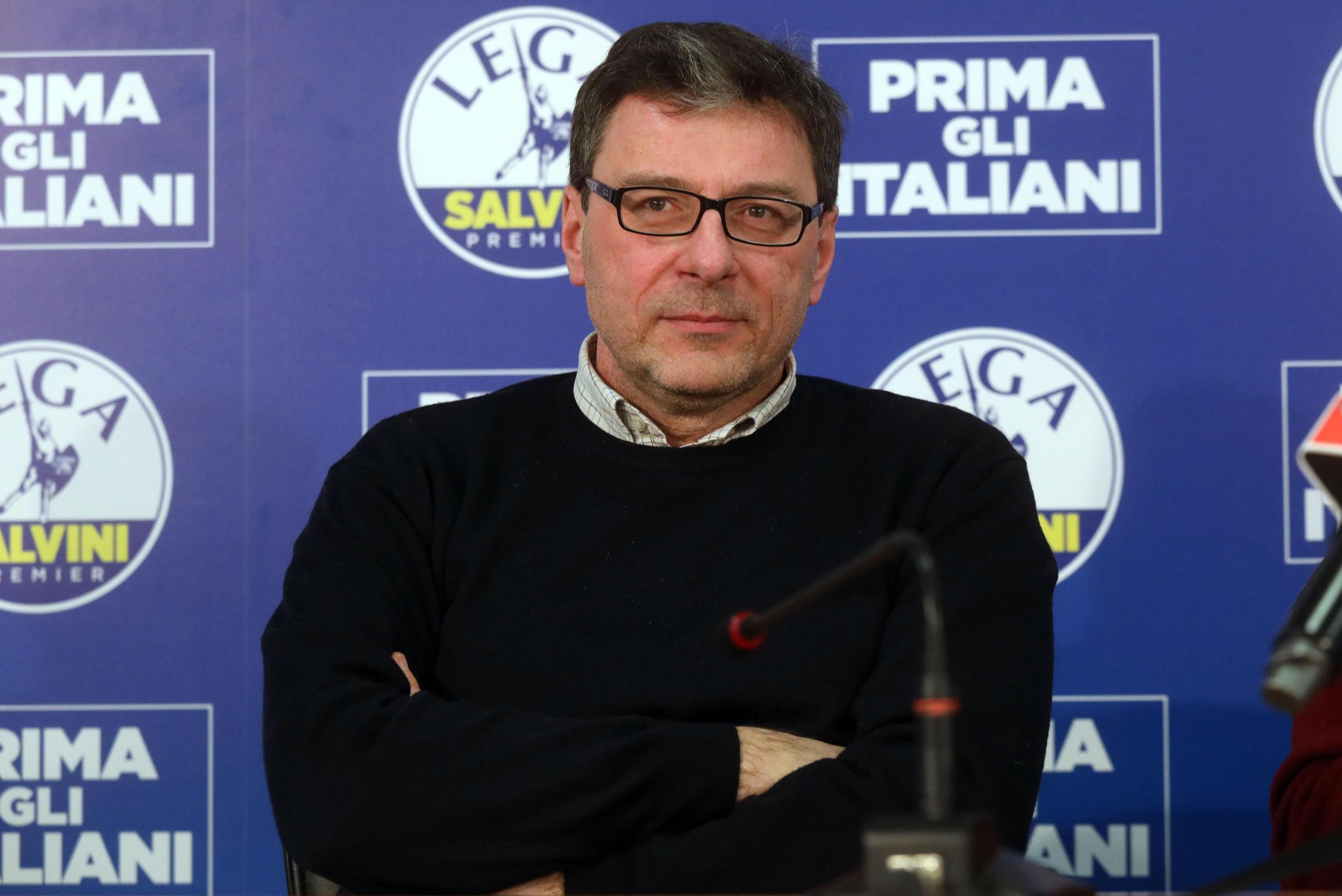 Dossieraggio come surrogato della politica