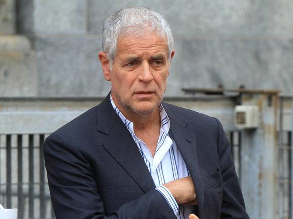 Formigoni libero, per non sprofondare nel ridicolo