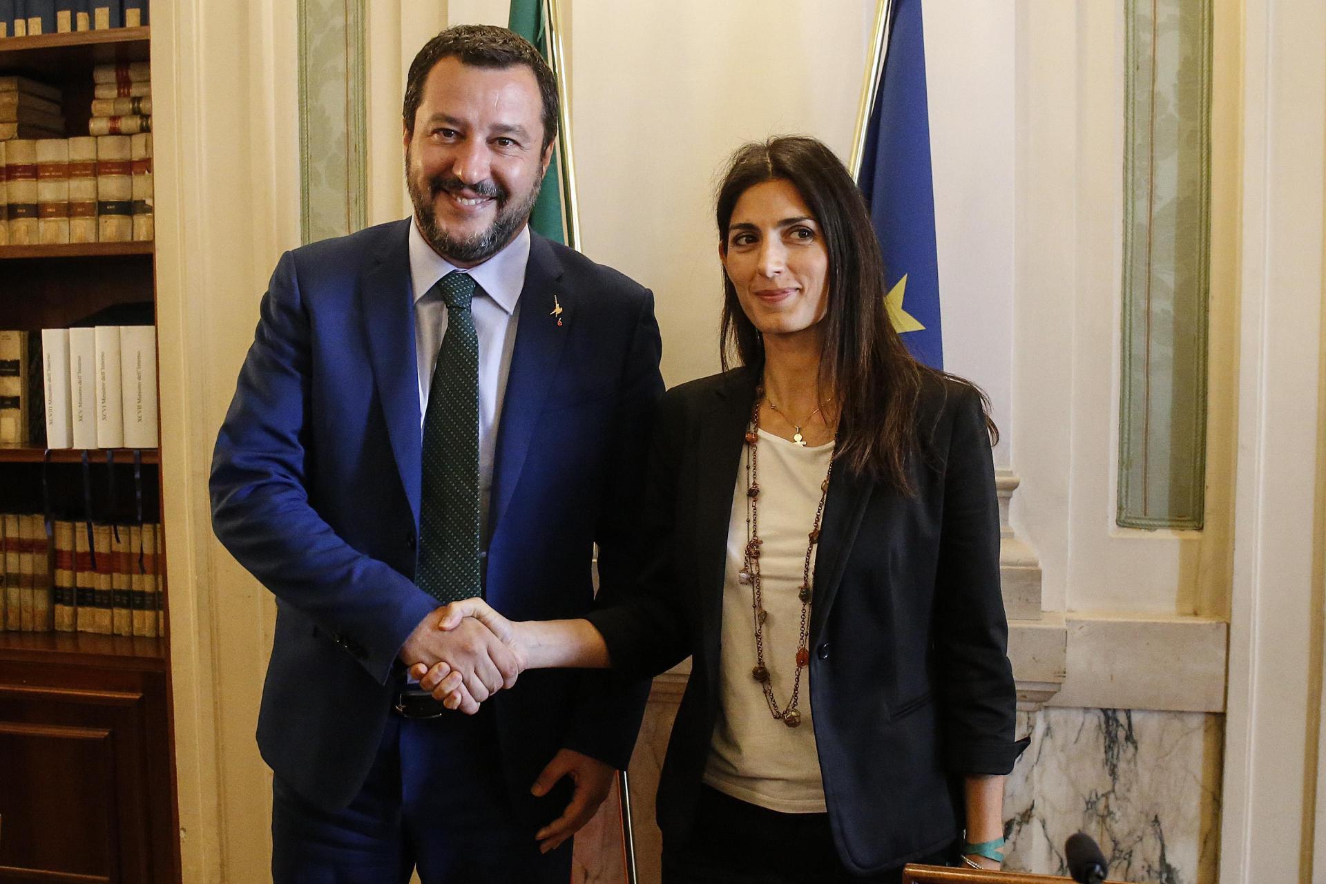 “Daje Mattè”, Lega verso Roma. Raggi, “Magna tranquillo”