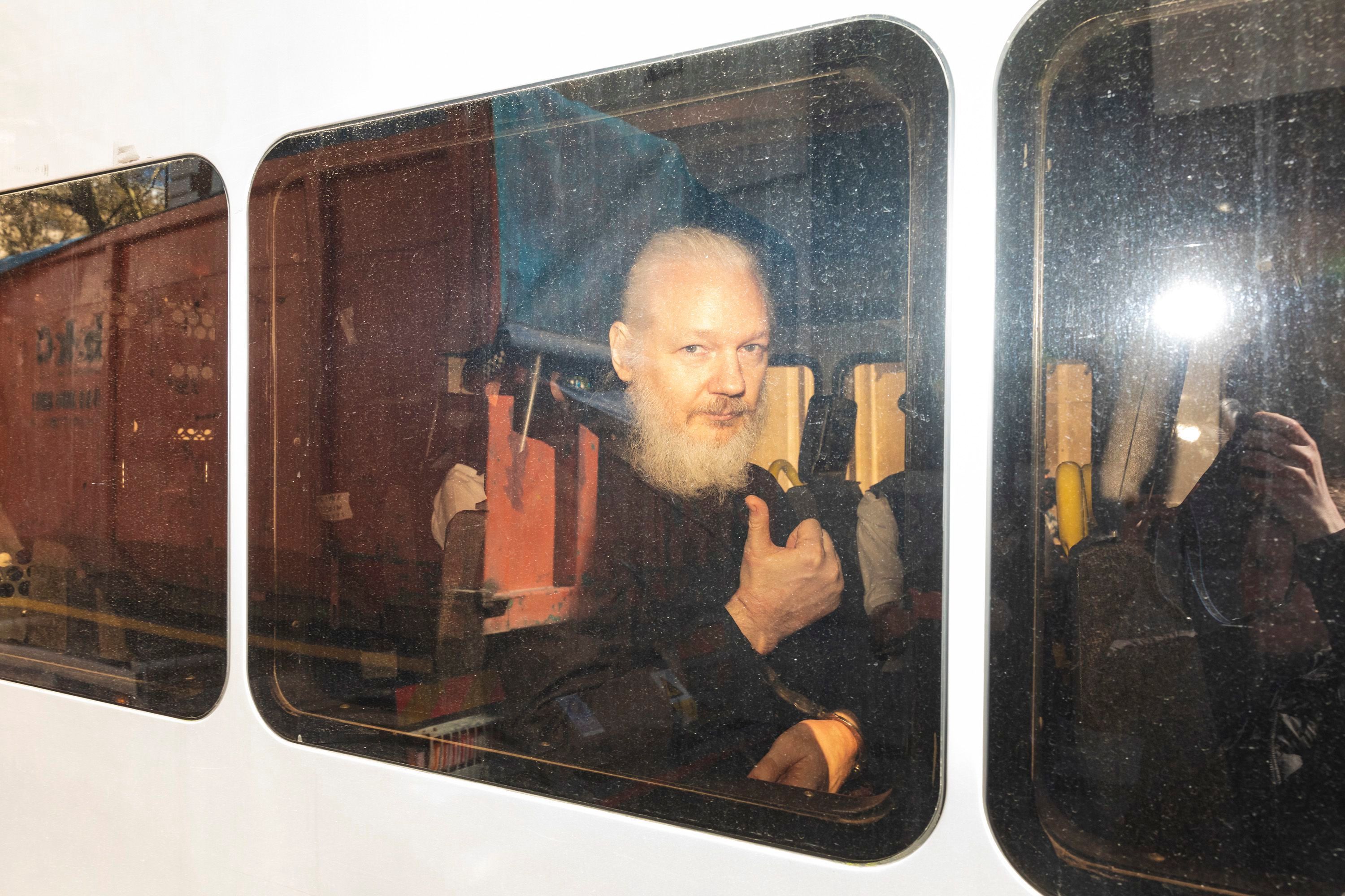 WikiLeaks, arrestato in Ecuador un uomo legato ad Assange