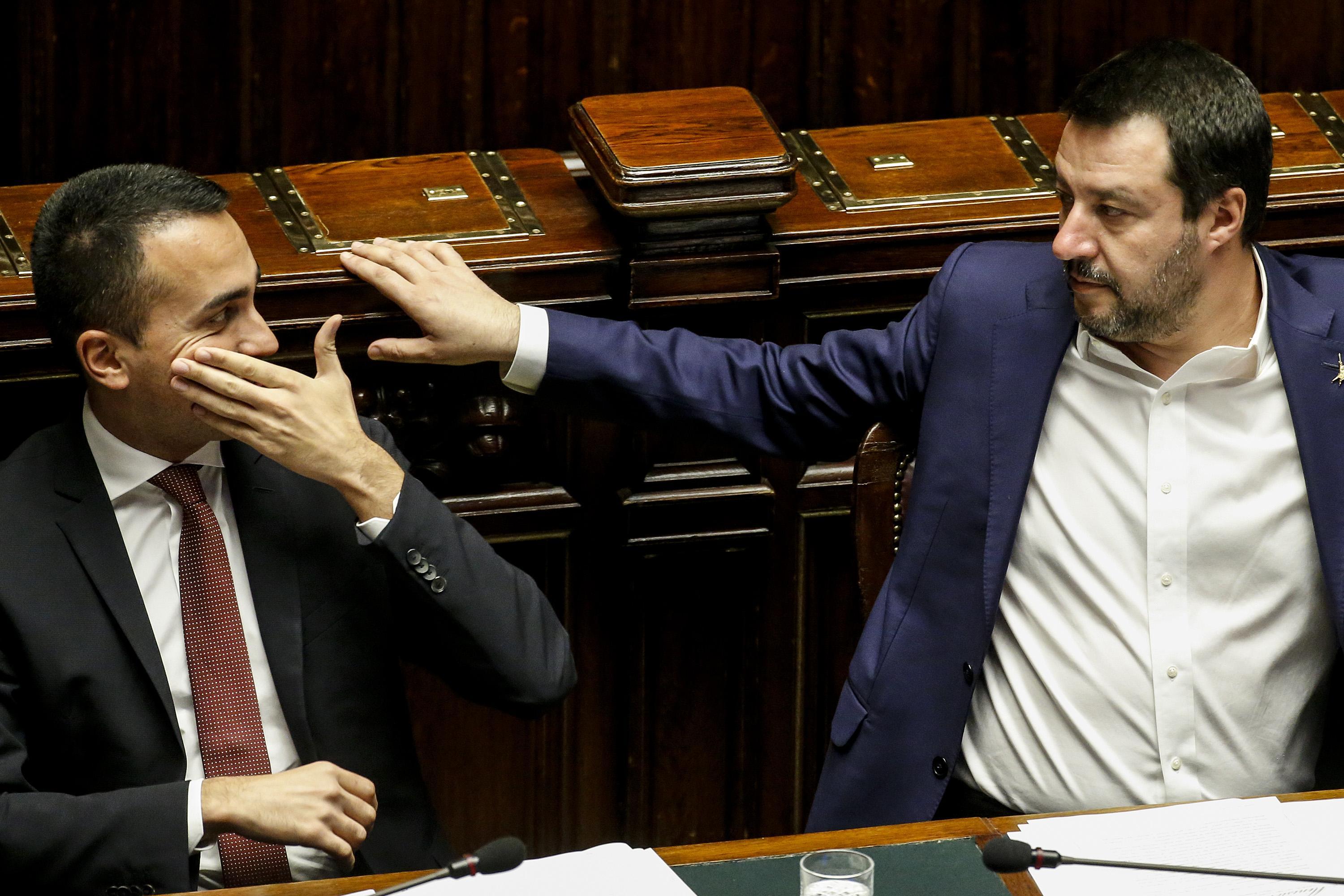 La follia elettoralistica e gli ottocentomila invasori