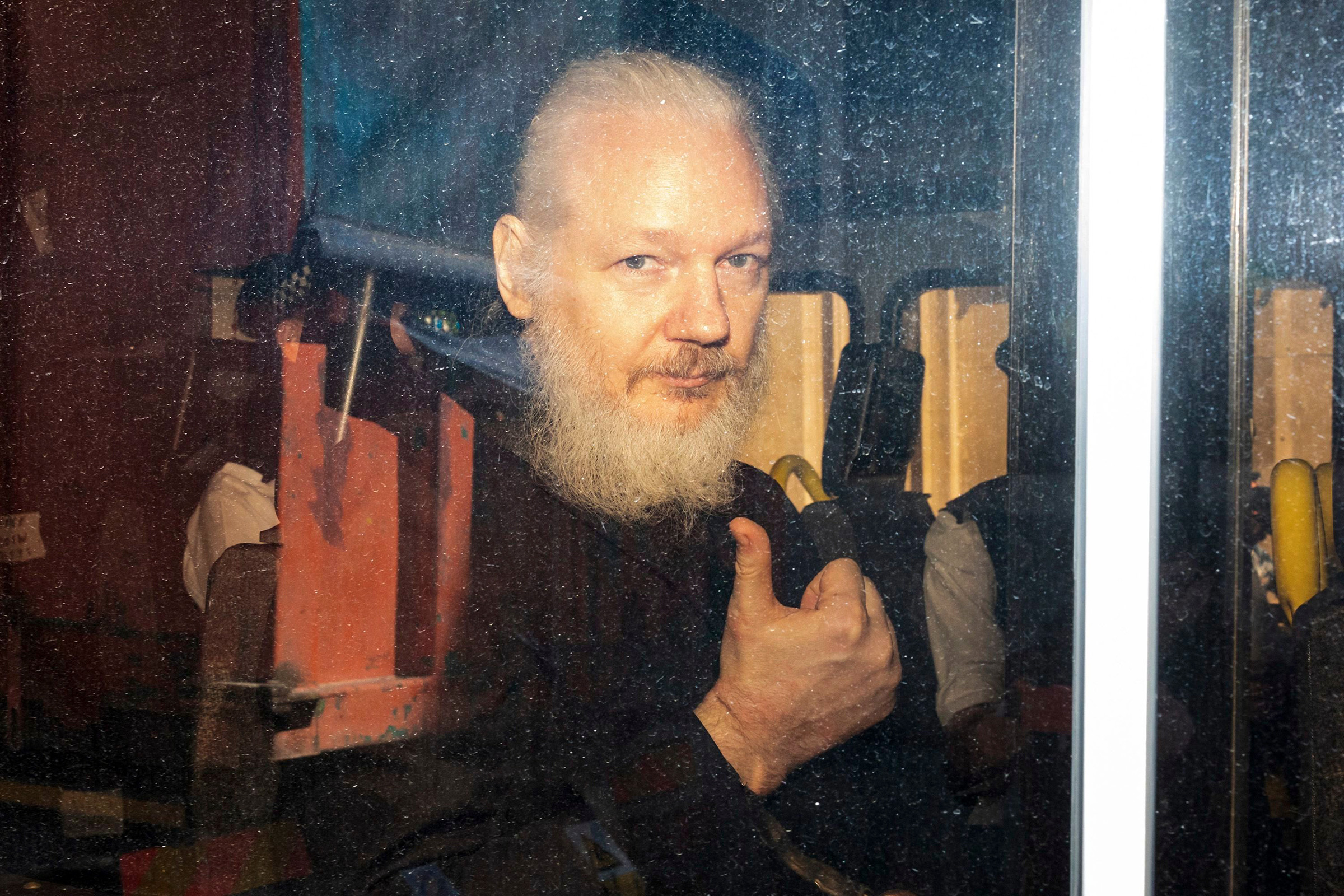 L’“Attacco al potere” è un gioco e ogni uomo potrebbe essere Assange