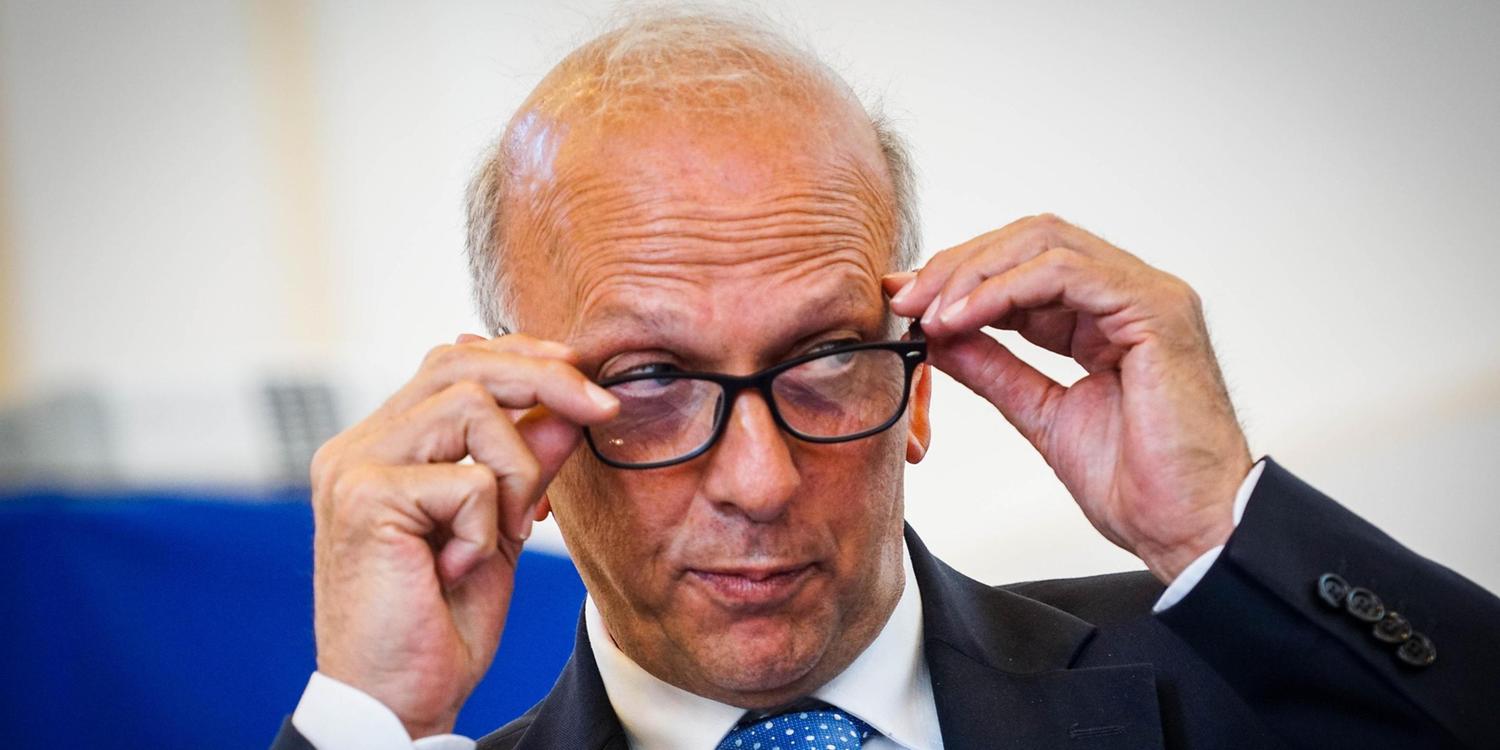 Scuola, accordo tra governo e sindacati