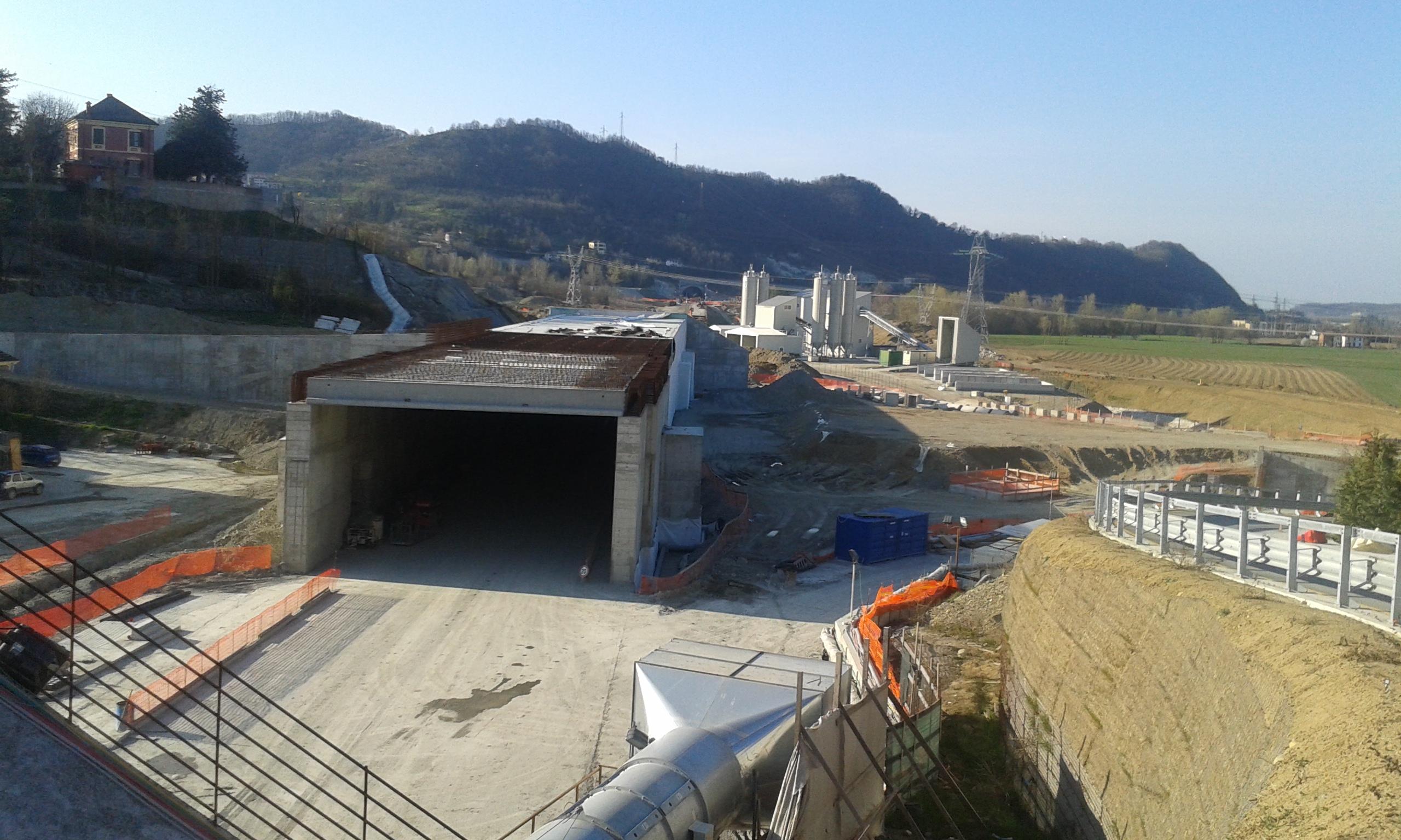 Riaprire i cantieri fermi: l’appello di Confindustria