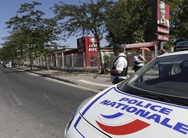 Un agente dei servizi trovato morto a Parigi